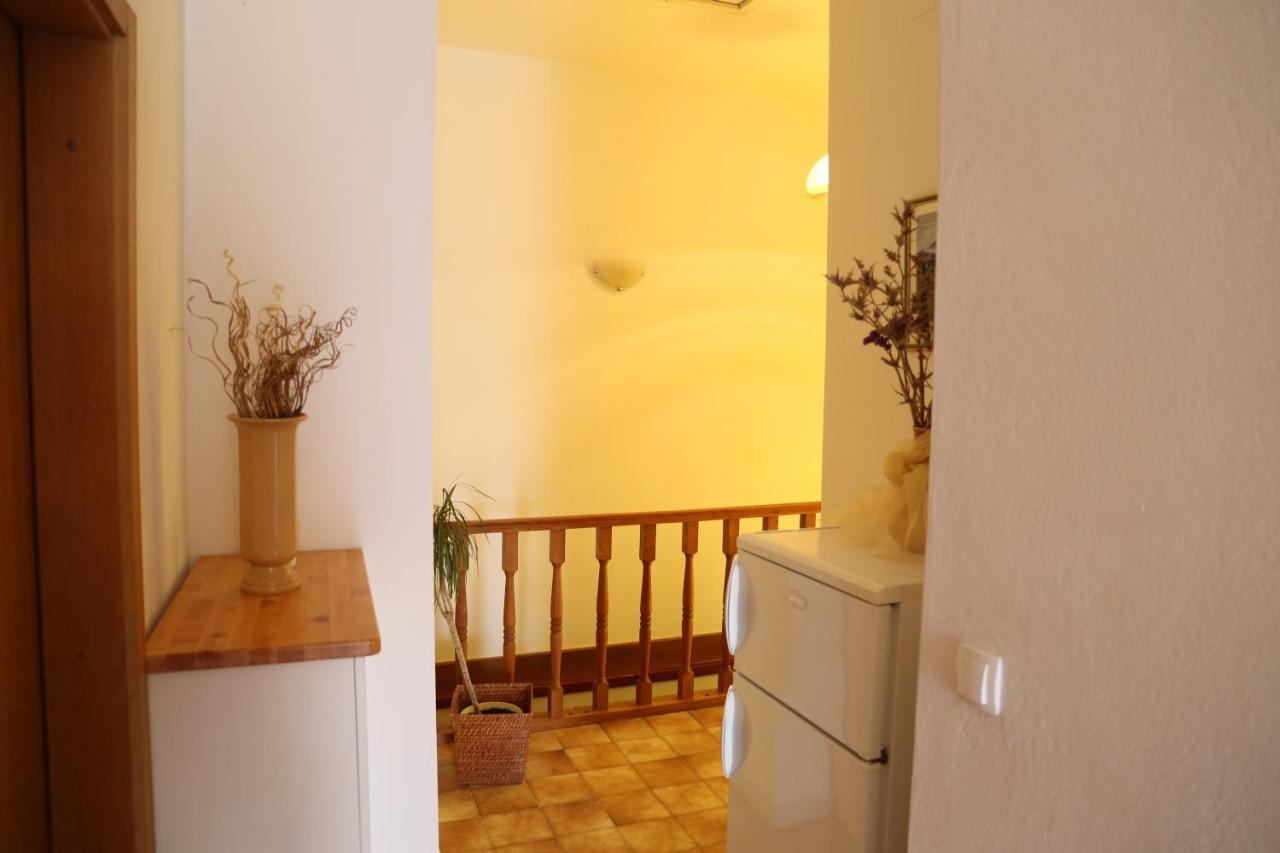 Coosy Rooms Katarina Lumbarda Esterno foto